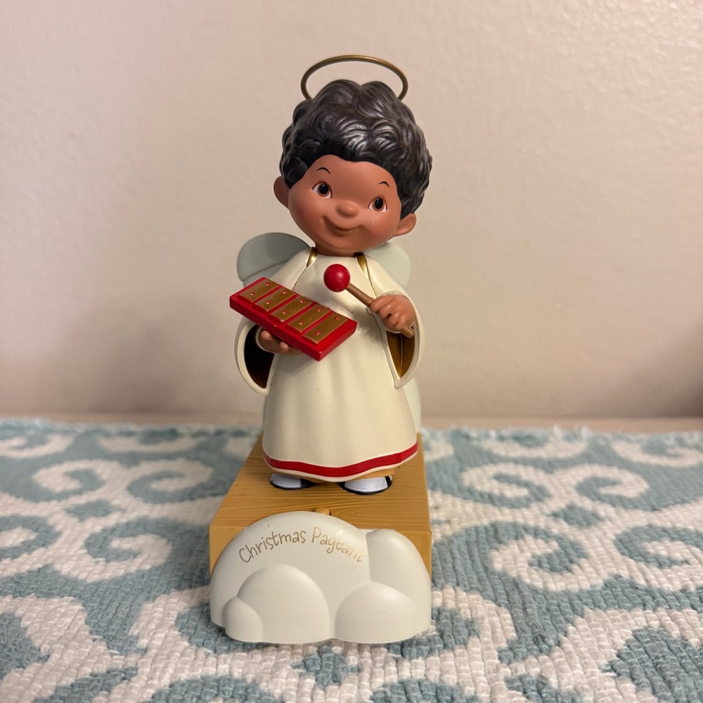 Gabriel of Hallmark’s  Children’s Angel Choir Animated Christmas Pageant Singing